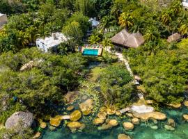 Azulea Bacalar Hotel & Spa - Lagoon Front，位于巴卡拉尔的酒店