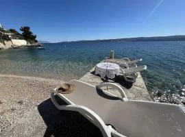 Azure Apartments By The Sea Near City Omiš
