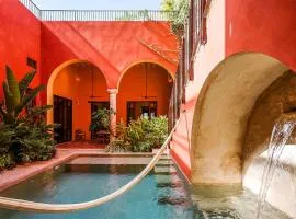 4BR Colonial Elegance and Priv Oasis Downtown Merida