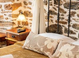TERPOU StoneHouse and Suites "StoneHouse"，位于Áyios Vlásios的酒店