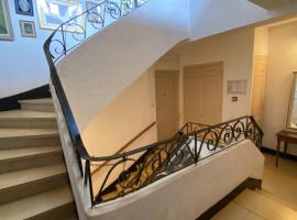 Les Platanes，位于Raucoules的酒店