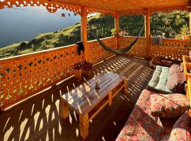 Guesthouse hegho სასტუმრო ჰეღო，位于Omalo的酒店