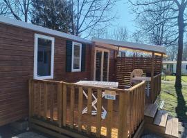Mobil-Home 6 personnes avec TV et clim N' B025，位于Boofzheim的露营地