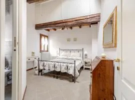 Romantica Residenza - Borgo Castello di Serravalle