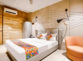 Hotel Great Floral House - Near Prem Mandir，位于范兰德凡的酒店
