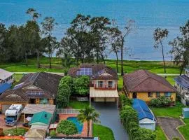 Aqua Vista Retreat