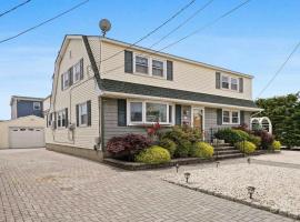 Wifi Yes To Pets Patio Private Yard Beach Chairsbalcony Beach Badges Outside Shower Deckslarge 5 Bedroom 2 Bath Bayside Cape，位于希普博特姆的酒店