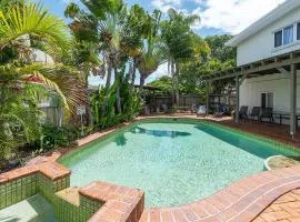 Coconut Palms Deluxe Ground Floor Apartment