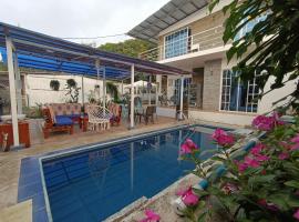 L'Vanna Hotel，位于佩德纳莱斯的酒店