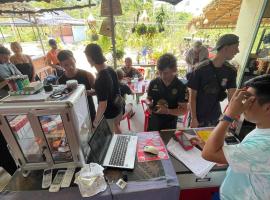 Top View Hostel & Restaurant，位于Koh Rong的酒店