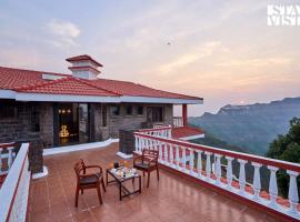 StayVista at Cliffhanger Solitude with Balcony, Lawn，位于戈尔哈布尔的酒店