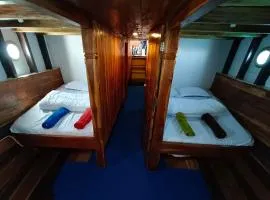 2 days 1 night sharing trip komodo