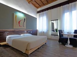 Alkimia Smart Rooms，位于费拉拉Diamanti Palace附近的酒店