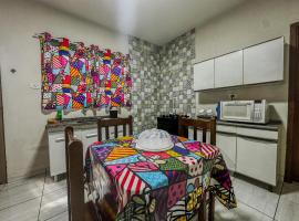 Casa gostosinha perto do centro + ar cond. e vaga