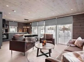 New big cabin near the city centre!