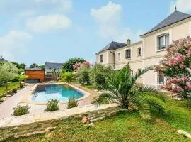 Villa raffinée à Saint-Cyr-sur-Loire avec piscine privée