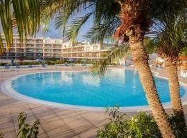 Sublime Stay - Royal Retreats at Maho Beach