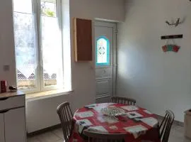 Maisonnette rénovée à 5 mn du centre ville