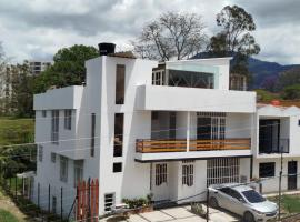 MonteClaro de Fusa，位于富萨加苏加的酒店