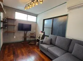 ON SALE 13 minutes by Haneda Airport train, 15 minutes walking distance by station, fully equipped with a record player, maximum 5 people