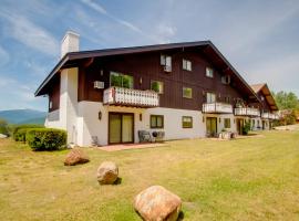 Mountaintop Condo with Great Mt Washington View，位于格伦的酒店