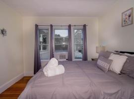 Comfortable and Central 3 Bed Apartment，位于波士顿的酒店