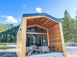 Holiday Home Tiny House Glockenalm-Chalet Jasmin by Interhome，位于Aurach的酒店