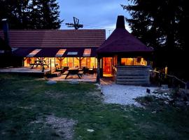 Chalet on Pohorje hill Maribor bike park next to the downhill track，位于霍茨科波霍尔耶的酒店