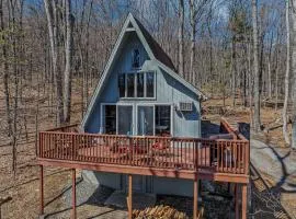 Cricket Chalet -- Pet Friendly, Grill, Wifi, Deck , Family Friendly , Game room, Arcade Game, Dry Bar, Hiking, Pool Access, Wood Stove