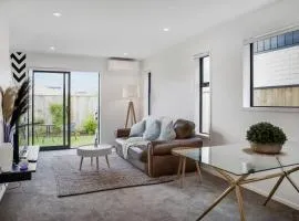 Hillview Hideaway 2-BR Serenity