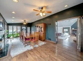 Upscale 4 Fireplaces Fire Pit & Pool Access