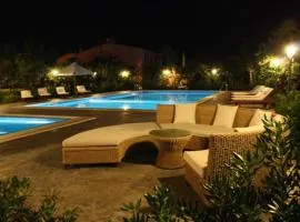 Ville dell'Eden con 9 camere da letto in 6 unità abitative