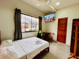 Habitaci&oacute;n C&eacute;ntrico en Iquitos - Casa Alemi 12，位于伊基托斯的低价酒店