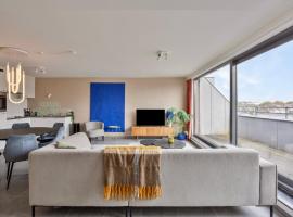 Ruim 2 slaapkamer appartement met parking nabij NAVO，位于Machelen的酒店