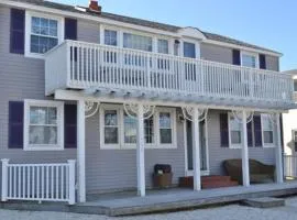 Great Views For This Ocean Block Brighton Beach 1St Fl Duplex, Only 3 From Beach,no Streets To Cross, 14006