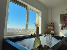 Aqua Studio Craiova，位于克拉约瓦的带热水浴缸的酒店