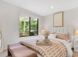 Kookaburra - Sleeps 5, Luxe Riverside Retreat，位于Repton的酒店