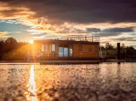 Hausboot am See