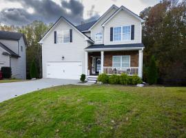 Large Rustic Family Home By RoadATL-KingBed-Firepit-Grill，位于布拉塞尔顿的酒店