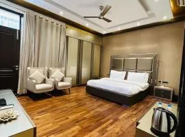 Luxury HomeStay Prime Location, South Delhi