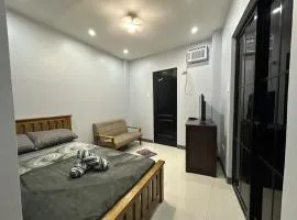 K and R Apartment Fully Furnished Home with Balcony