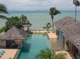 Beachfront 5Br Luxury Villa Sunsai Breakfast Incl，位于纳通市的酒店