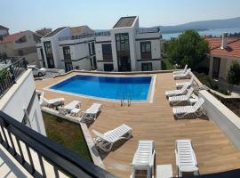 Tivat Terrace Suites，位于蒂瓦特的酒店