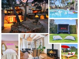 Villa near Valencia 17PAX, Pool, Cinema, BBQ, KidsRoom，位于马尼塞斯的酒店