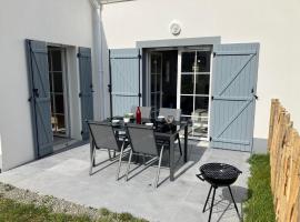 Maison neuve &agrave; Le Palais avec WIFI, proche plage - FR-1-418-266，位于勒帕莱的带停车场的酒店