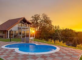 Awesome Home In Aljmas With Sauna，位于Aljmaš的酒店