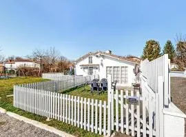 2 Bedroom Cozy Home In Oradour-Fanais
