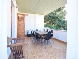 3 Bedroom Cozy Home In Lavinio，位于Casale Vignarola的酒店