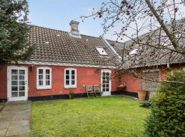 3 Bedroom Awesome Home In Bindslev，位于宾德斯莱弗的酒店