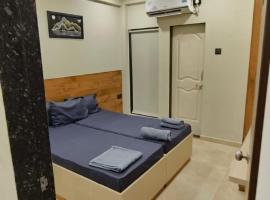 Vijay Vihaar lodging and boarding，位于拉特纳吉里的酒店